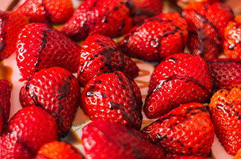 fresh strawberries drizzled wtih balsamic vinegar